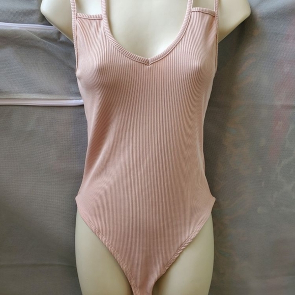 ๐3 for $25๐ New Look Blush Pink Body Suit - Picture 5 of 6